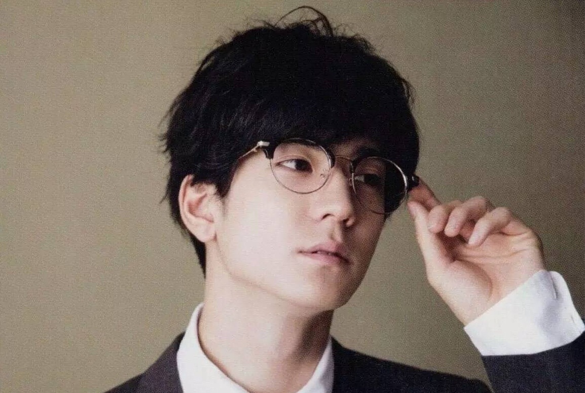 日常戴的眼镜框好看推荐,好看的眼镜换框