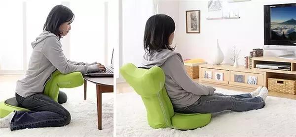 小朋友把手放下去捡玩具,小朋友把手放玩具