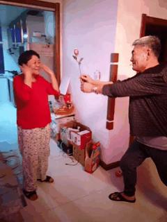 神龙大摆尾恶搞,神龙摆尾车的搞笑视频