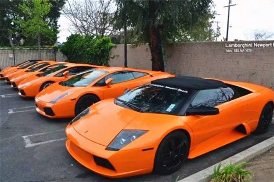 发动机表面有黑色脏东西,发动机有黑色油污怎么处理