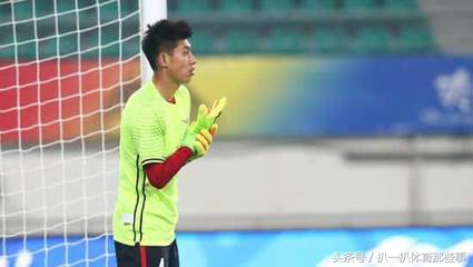 难以置信的中国球员客串门将，恒大两将在列