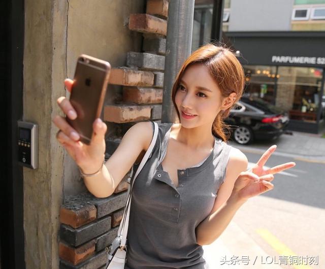 看直播不花钱你看什么直播？月薪三千每个月刷礼物2900！