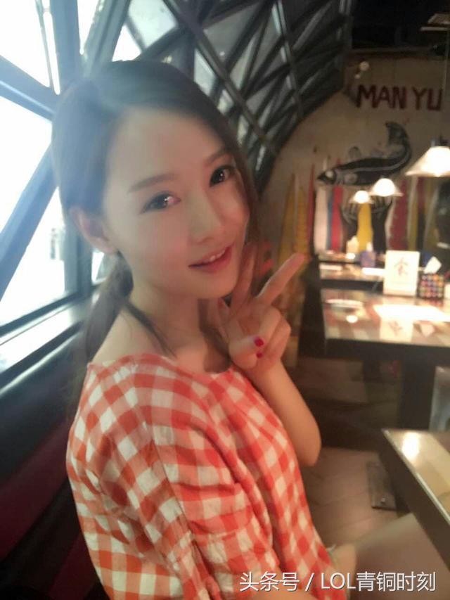 看直播不花钱你看什么直播？月薪三千每个月刷礼物2900！