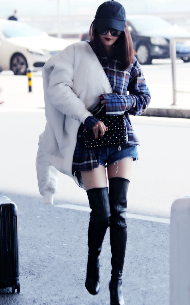 穿不错｜纵使包包数千万独爱一只链条包