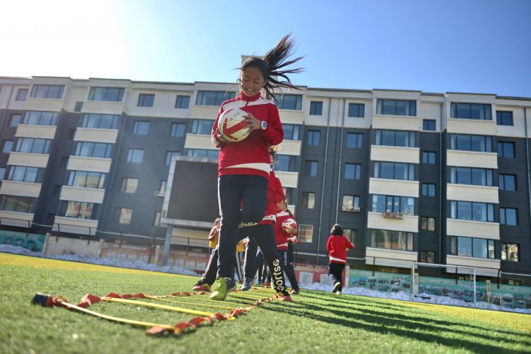 校园足球立体化普及格局,近年来我国对校园足球发展的政策