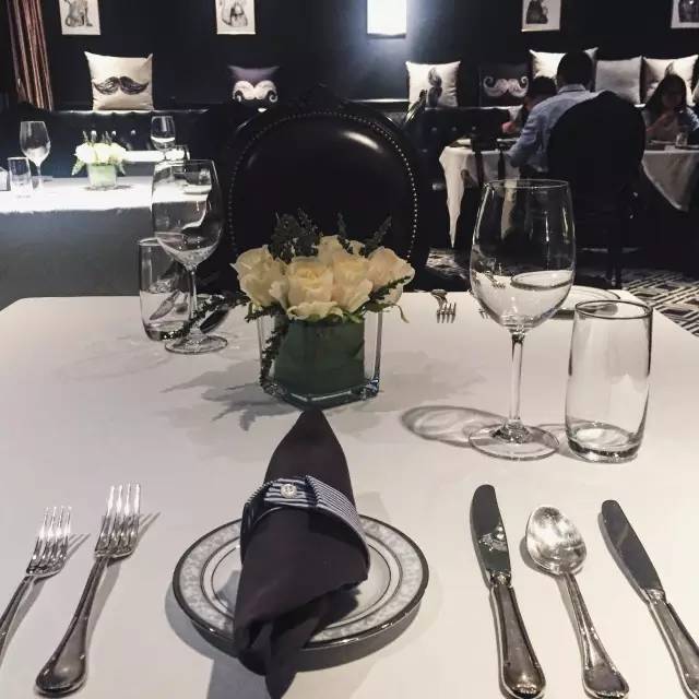 单身狗慎入！在上海，小伙谈恋爱要带女朋友去做……