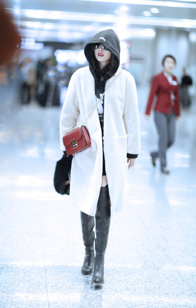 穿不错｜纵使包包数千万独爱一只链条包