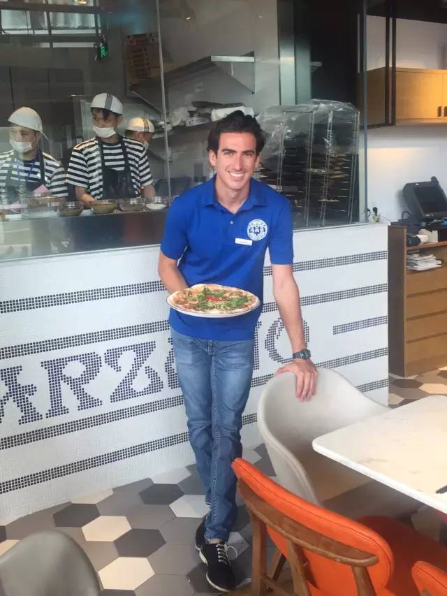 单身狗慎入！在上海，小伙谈恋爱要带女朋友去做……