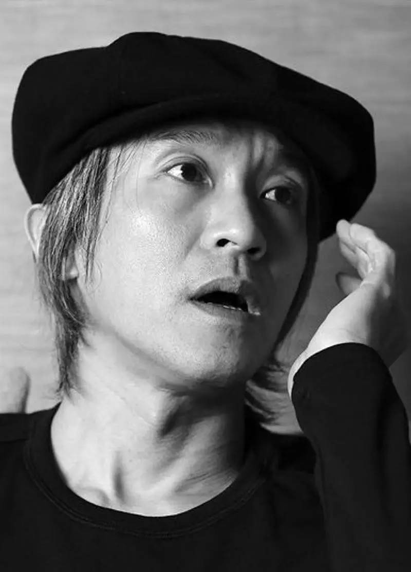 十年龙套一朝逆袭，这就是星爷出道35年的成神之路