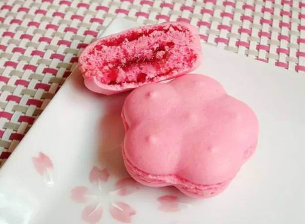 姑娘，我们一起去吃樱花吧！春日24款樱花限定小食已上线！