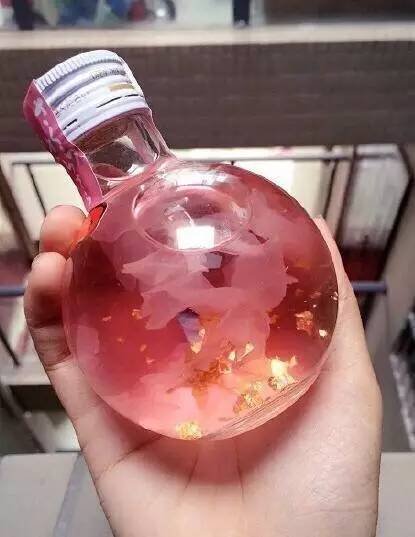 姑娘，我们一起去吃樱花吧！春日24款樱花限定小食已上线！