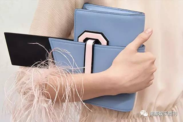 杨幂同款包毛绒,杨幂新款锁头包