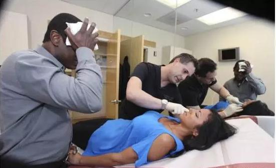 全世界整容最多的夫妻原来的样子,带你看世界最美夫妻