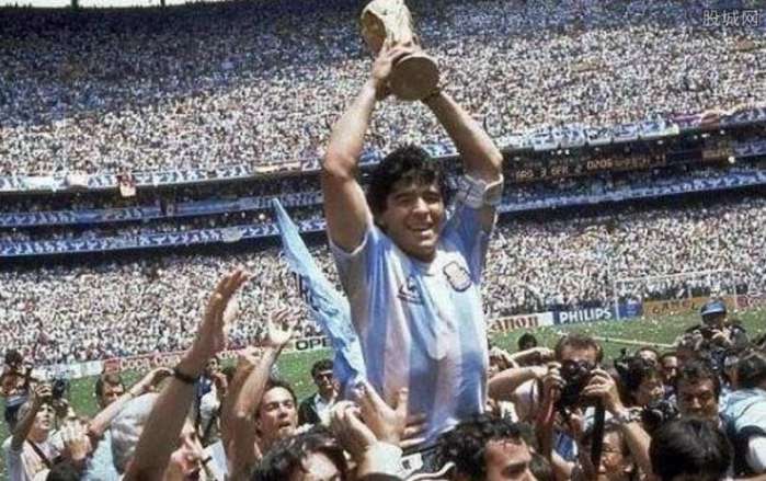 那些年打败刘翔的选手,2023年足球十大巨星