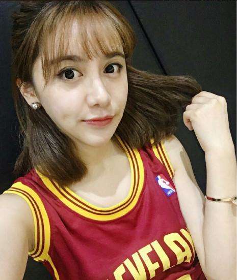 那些年和你一起看球的女孩,还记得陪你一起看nba的女孩子吗