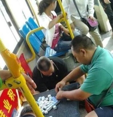 路上遇到钱该怎么办,路上遇到人要一块钱什么征兆