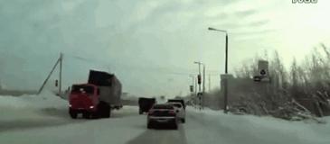 神龙大摆尾恶搞,神龙摆尾车的搞笑视频