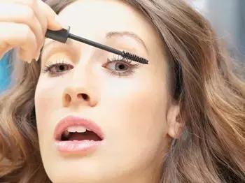 不会画眼线怎么贴假睫毛,不会画眼线怎么画眼影