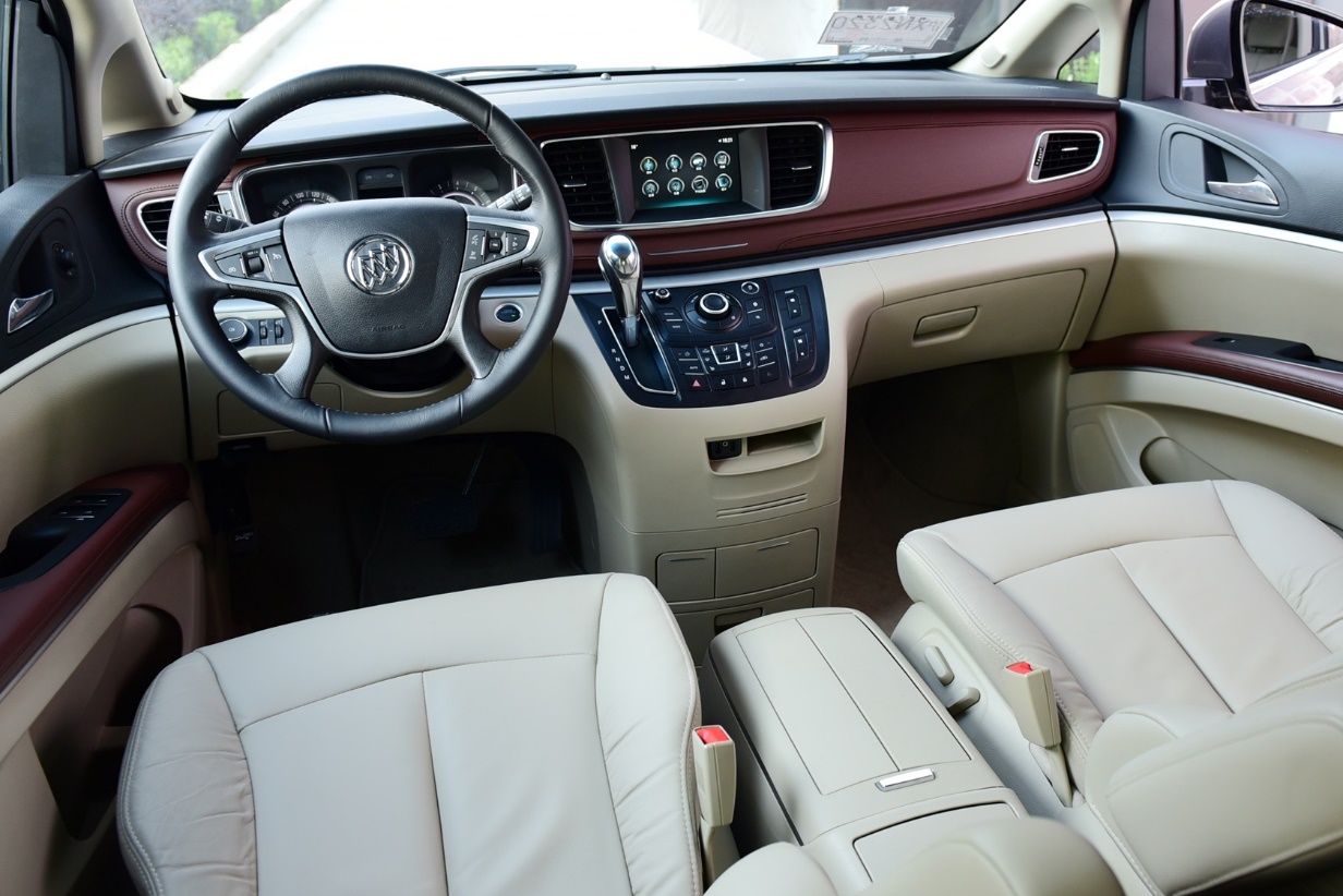 别克gl8商旅和es区别,别克gl8商旅尊贵型2.0t