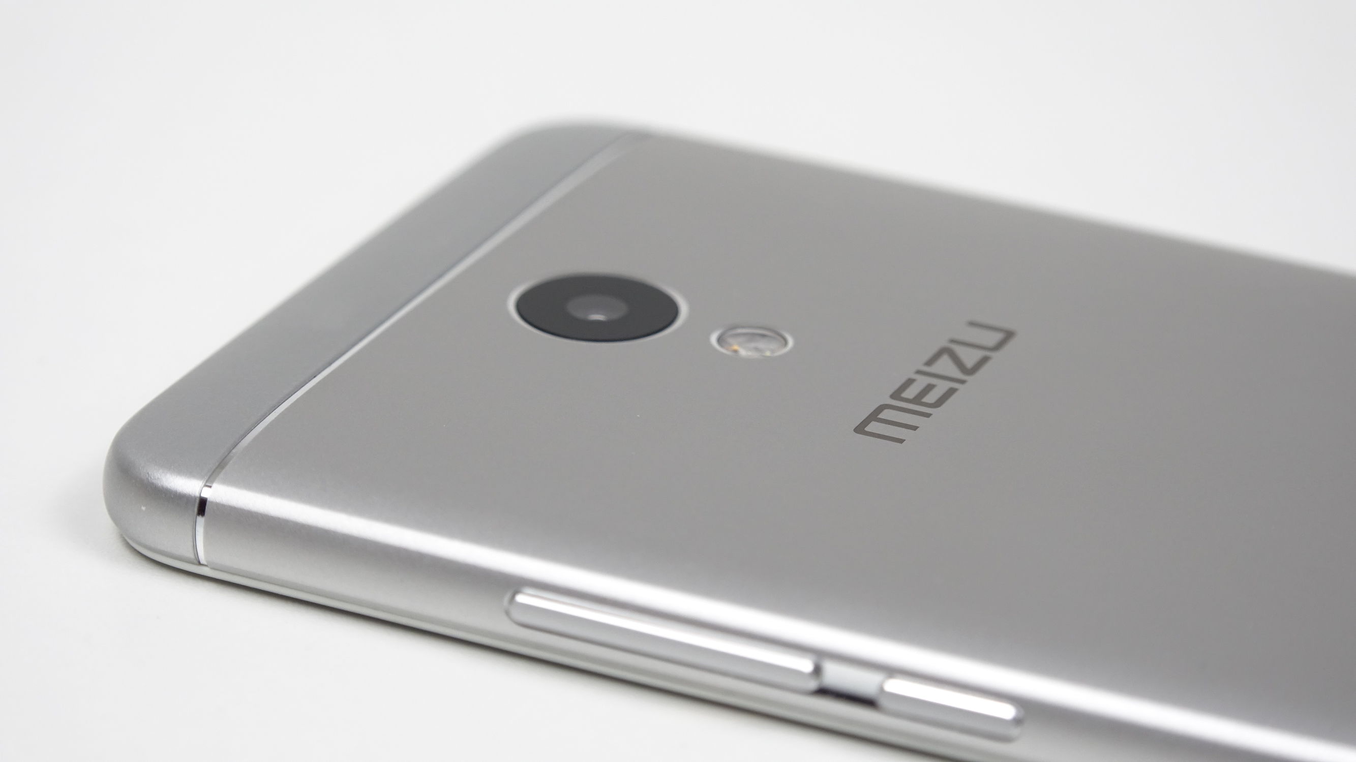 魅蓝5s深度体验：千元机快充是噱头还是真实力