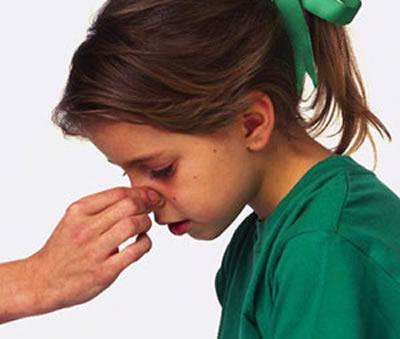 宝宝流鼻血怎么办教你一招,宝宝流鼻血怎么办最快方法