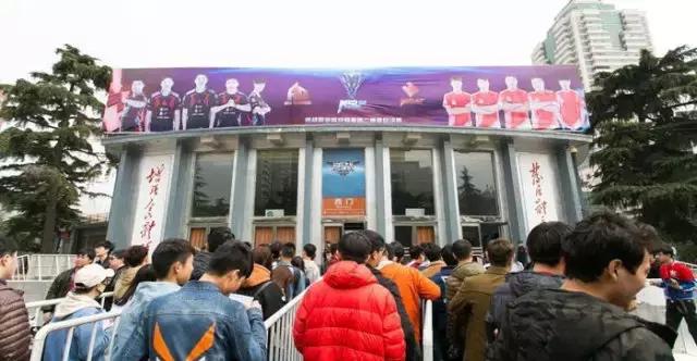 逆战NSLS2总决赛现场座无虚席，堪比演唱会