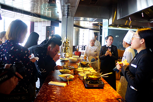 「乐食｜周墨」外表小清新，强劲刺激的泰国自助餐！