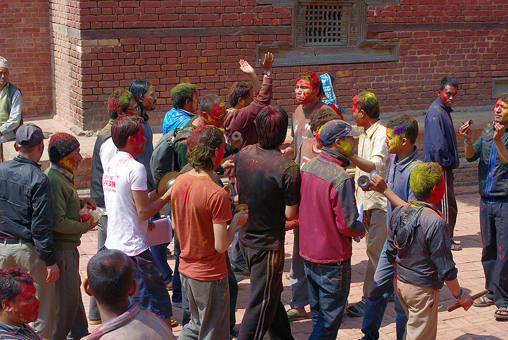 尼泊尔撒红节旅行,尼泊尔洒红节全景