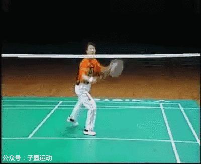 羽毛球球还没过线可以扑球吗,羽毛球双打扑球出界怎么办