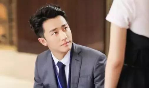 黄轩关心文咏珊,黄轩burberry