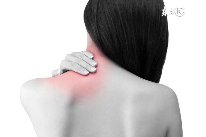 治背疼痛的穴位,董氏奇穴治疗后背疼的视频