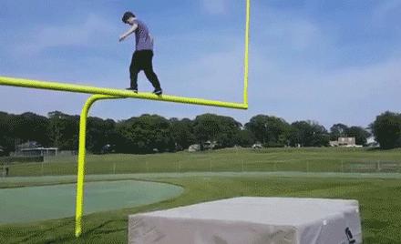 神龙大摆尾恶搞,神龙摆尾车的搞笑视频