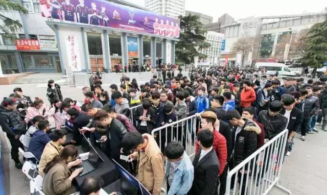 逆战NSLS2总决赛现场座无虚席，堪比演唱会