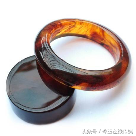 买金丝玉手镯前要知道这些,石英质玉手镯值得购买吗