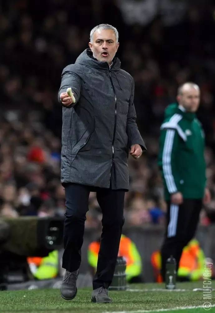 香蕉制胜，曼联成功晋级欧联杯8强