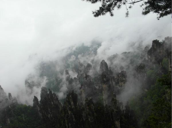张家界风景太美下雨天却看不清,张家界下雨天哪里好玩