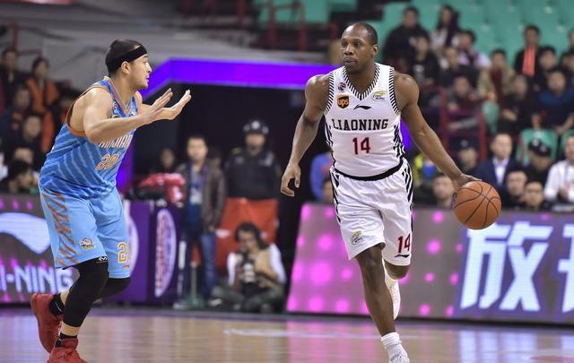 熊猫战魔王取得完胜，大韩内线完爆周琦，这种技术何以征战NBA