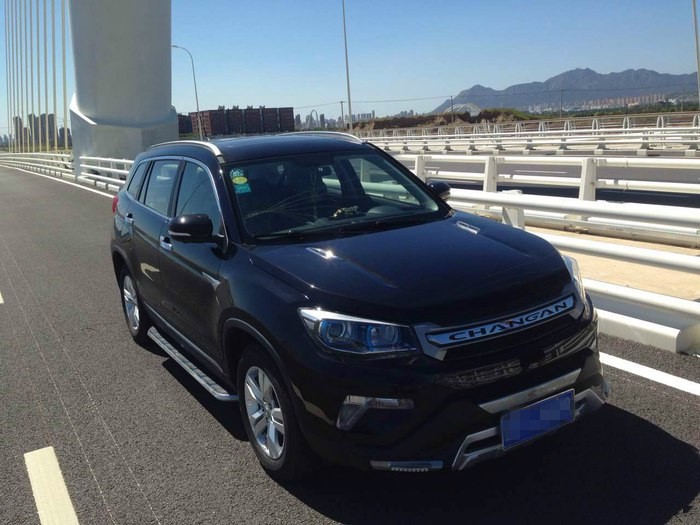 新款长安cs751.8t提车作业,长安cs751.4t豪华版用车成本参考