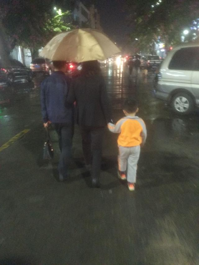 神龙大摆尾恶搞,神龙摆尾车的搞笑视频