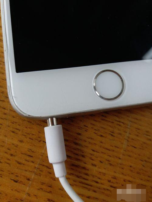 iphone不插耳机却显示耳机模式,iphone手机变成耳机模式没声音了