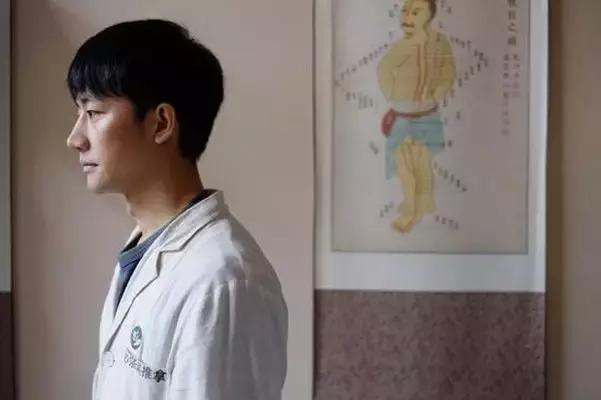 黄轩关心文咏珊,黄轩burberry