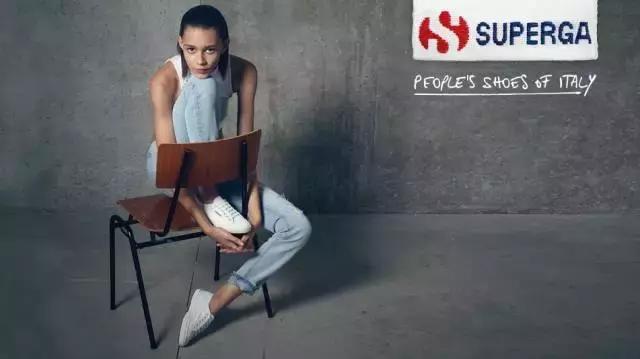 35岁还能穿匡威帆布鞋吗,匡威帆布鞋现在还可以穿吗