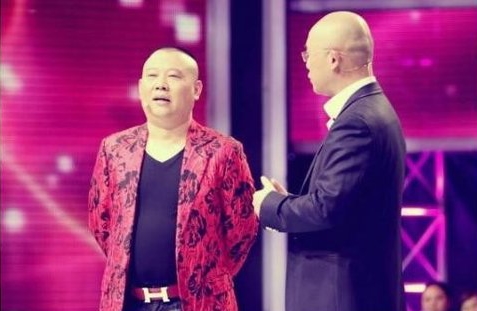 先别骂土豪太俗，带logo的腰带穿得好就能帮你省钱