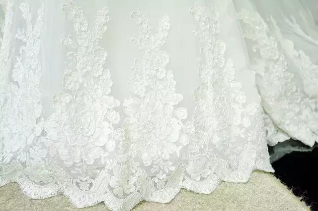 林心如的白色婚纱 (林心如婚纱衣服品牌推荐)