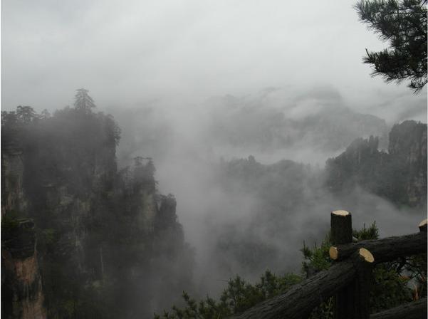 张家界风景太美下雨天却看不清,张家界下雨天哪里好玩