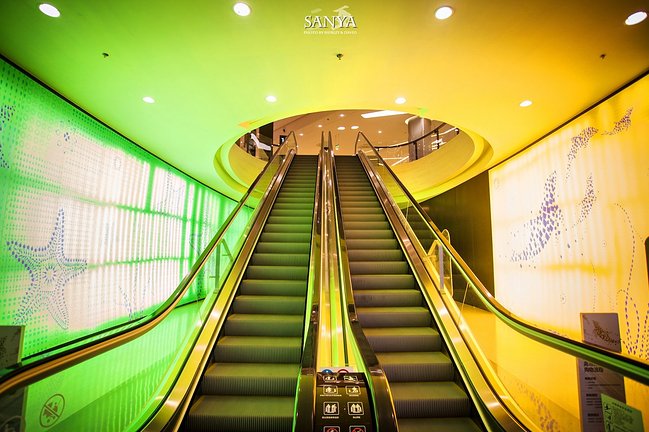 呼吸三亚新鲜空气~逃脱女儿牵拌