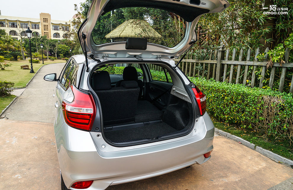 19年3月入户丰田两厢威驰fs二手,试驾丰田威驰fs最低配