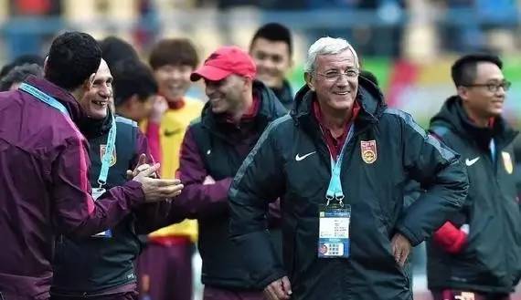 我省了原本付给黄牛的2000块，去买中国队赢