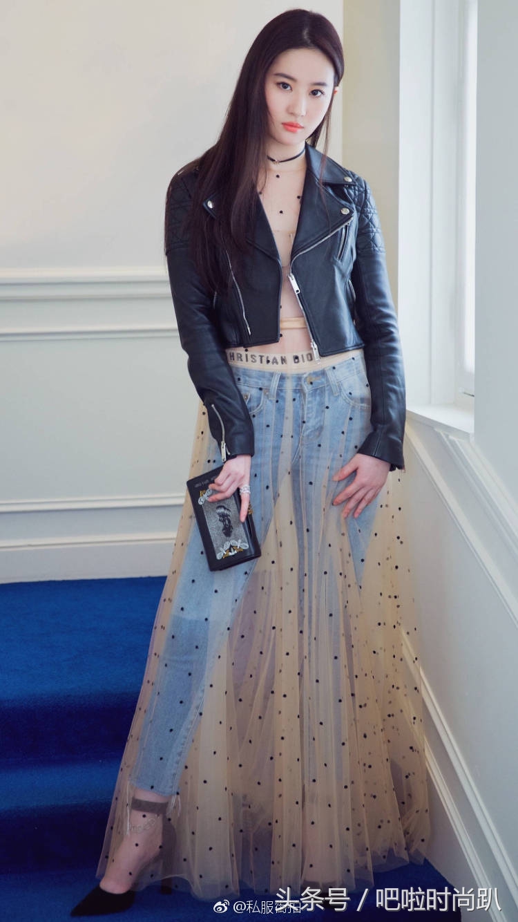 关晓彤和谁撞衫,关晓彤刘亦菲穿纱裙