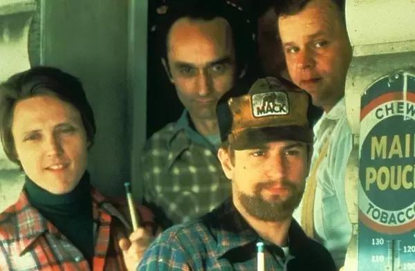 这位消失了二十年的顶级导演最近神秘回归